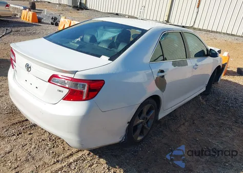 2014 Toyota Camry Se Sport z USA, uszkodzony, nr VIN 4T1BF1FK3EU414990